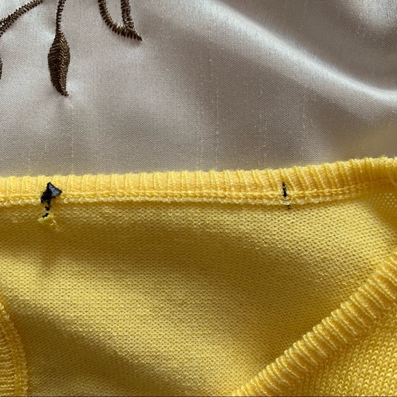 SWS Medium Yellow Puffed Long Sleeves Crew Neck Sweater - Picture 8 of 9